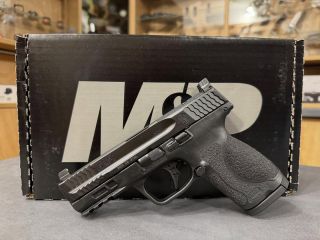 SMITH & WESSON MP9 2.0 COMPACT skladem na prodejně 😎 Další novinka v naší nabídce od @smithandwessoninc Odkaz do eshopu v...