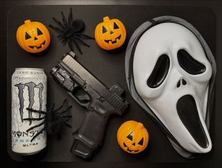 HAPPY HALLOWEEN 🎃 Přejeme klidnou sobotu všem… Odkaz do eshopu v biu👆 #halloween #holiday #edc #ccw #gearup #gear...