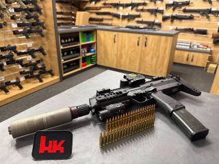 H&K MP7A2 🤟 PDW od @hecklerandkoch v ráži 4,6x30mm s doplňky @streamlightinc @eotech @bt_swiss 😎 Opět jeden kousek z naší...