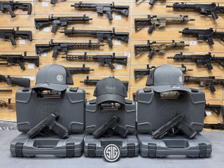 SIG SAUER modely P365 od @sigsauerinc jsou opět skladem na prodejně i na eshopu 😎 Odkaz je v biu👆#pistol #shooting #9mm...