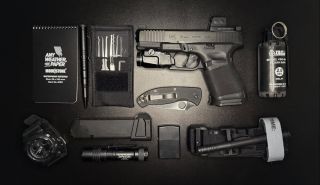 AUTUMN EDC 😎 Klidnou a bezpečnou sobotu všem 🫡 Náš eshop najdete v biu👆#pewpew #edc #ccw #gear #guns #ammo #shop #czech...