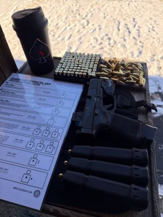 GBRS GROUP PISTOL STANDARDS @gbrsgroup 🫡 Nedělní trénink pistole open carry 👆#pistol #shooting #training #winter #sunday